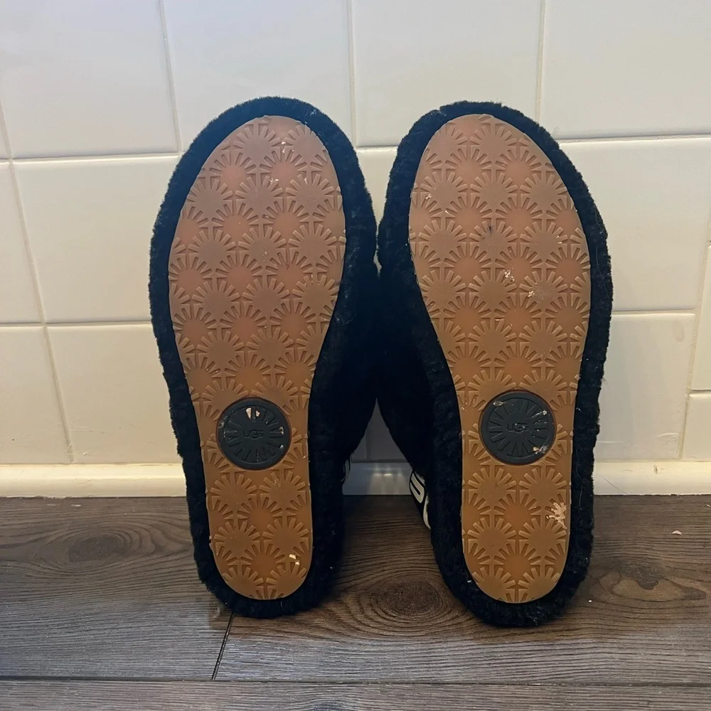 UGG Black Fluffy Slide Sandals - Picture 5 of 5